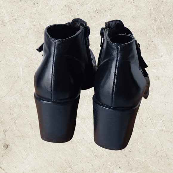 Bernardo Black Leather Ankle Boots, stacked heel size 7 - Picture 3 of 7